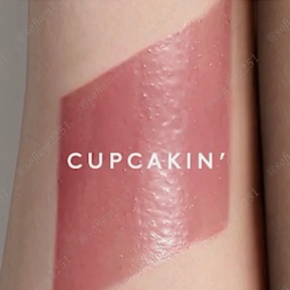 🧁NEW!🧁Fenty Beauty Cupcakin' Gloss Bomb Cream Color Lip Gloss BRAND NEW! - Picture 2 of 9